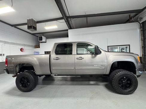 Used 2007 GMC Sierra 2500 SLT w/ Entertainment Package image 4
