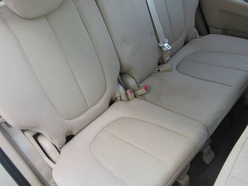 Used 2008 Kia Rondo LX FWD image 21