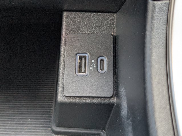 Used 2024 Ford Edge SEL AWD/4WD image 19