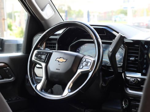 Used 2024 Chevrolet Silverado 2500 LT image 14