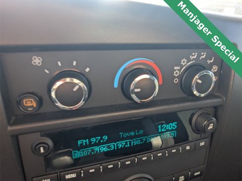 Used 2023 GMC Savana 2500 w/ Driver Convenience Package image 19