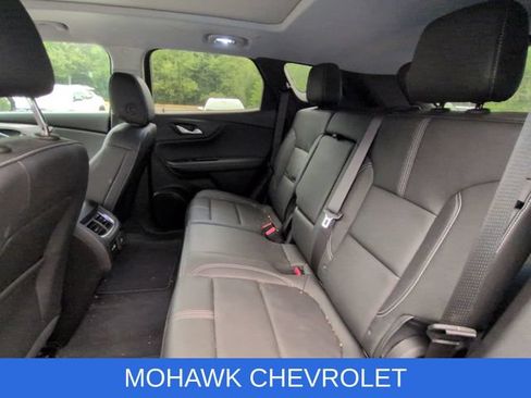 Used 2025 Chevrolet Blazer LT w/ Sound & Technology Package AWD/4WD image 11
