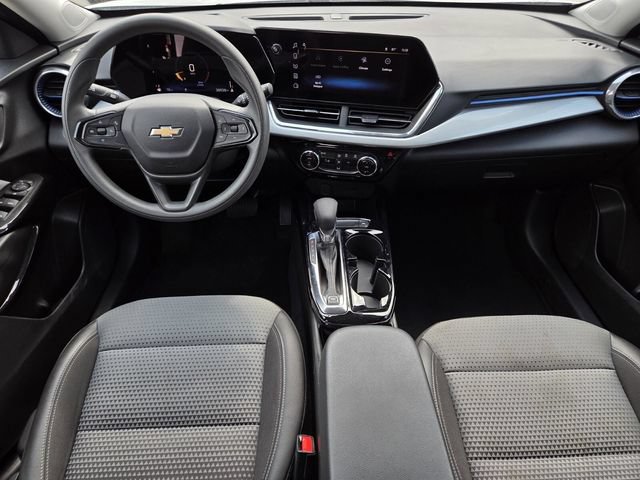 Used 2025 Chevrolet Trax LT FWD image 14