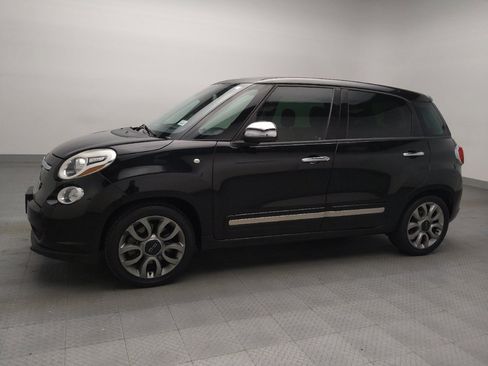Used 2017 FIAT 500L Lounge w/ Dual-Pane Sunroof Package image 2