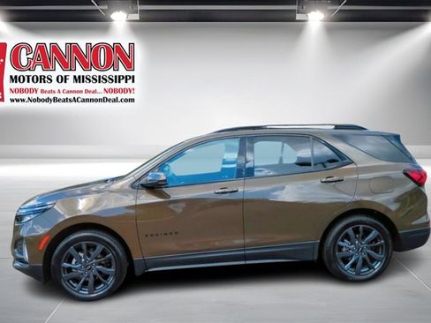 Used 2024 Chevrolet Equinox RS w/ RS Leather Package image 2