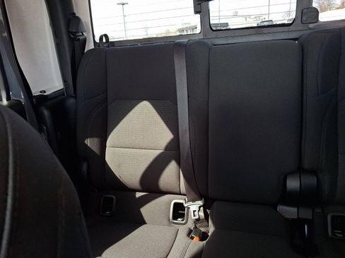 Used 2023 Jeep Gladiator Sport image 14