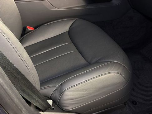 Used 2024 Land Rover Range Rover Sport SE image 11