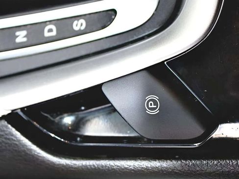 Used 2015 Ford Fusion S image 21