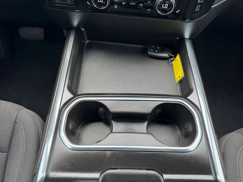 Used 2024 Chevrolet Silverado 2500 LT AWD/4WD image 19