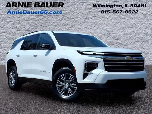 Used 2025 Chevrolet Traverse LT AWD/4WD image 1