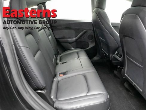 Used 2021 Tesla Model Y Long Range AWD/4WD image 17