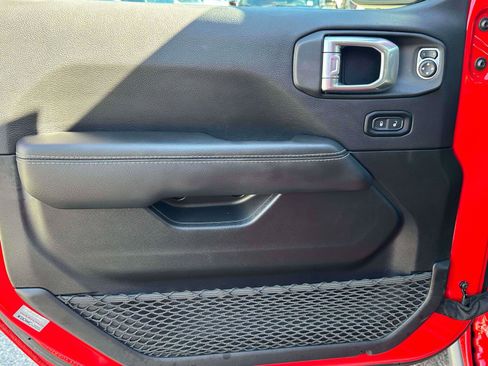 Used 2021 Jeep Wrangler Unlimited Rubicon 4xe w/ Dual Top Group image 17