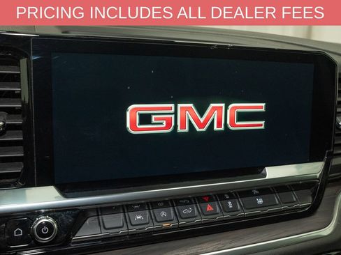 Used 2024 GMC Sierra 1500 SLT AWD/4WD image 17