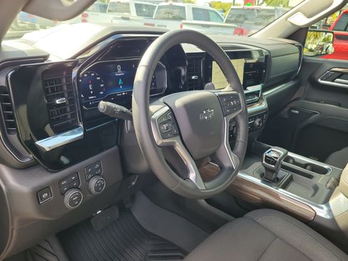 Used 2024 Chevrolet Silverado 1500 RST AWD/4WD image 15