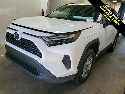 Used 2024 Toyota RAV4 LE AWD/4WD image 3