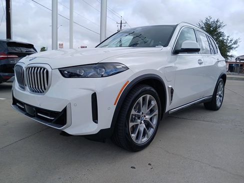 New 2026 BMW X5 xDrive50e AWD/4WD image 3