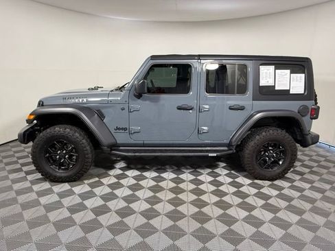 Used 2024 Jeep Wrangler Unlimited Sport AWD/4WD image 3