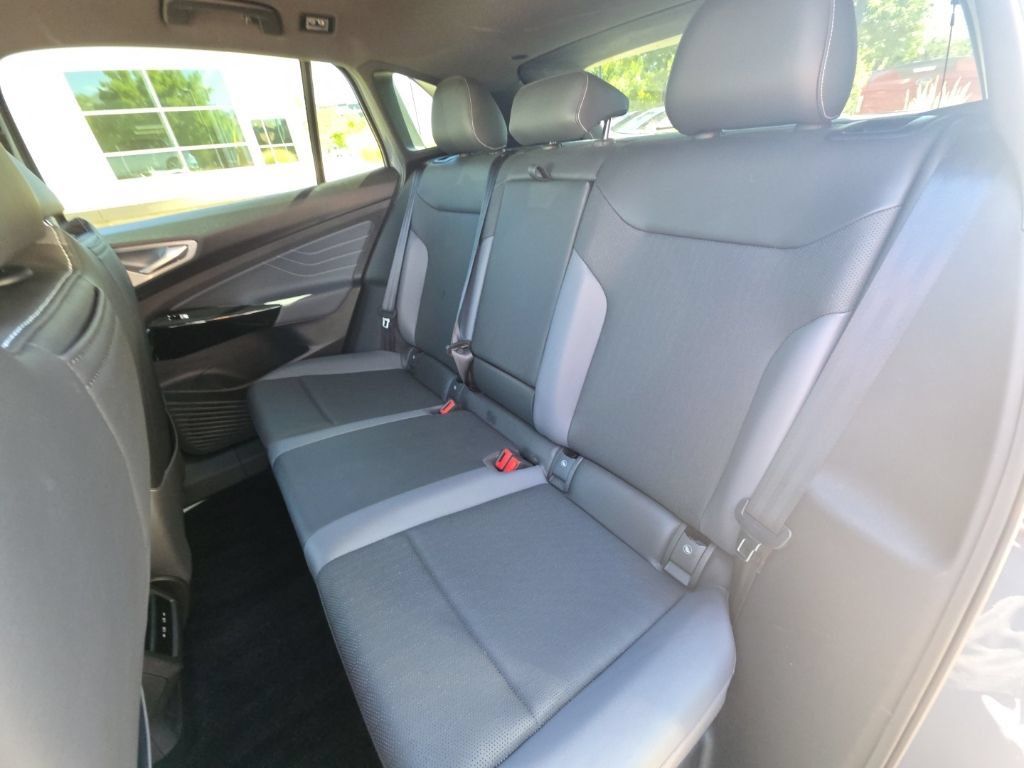 Certified 2023 Volkswagen ID.4 Pro S AWD/4WD image 19
