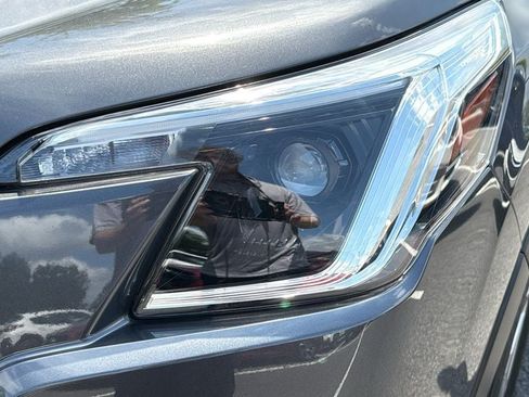 Certified 2023 Subaru Forester AWD/4WD image 7