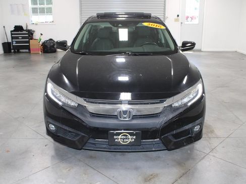 Used 2016 Honda Civic Touring image 3
