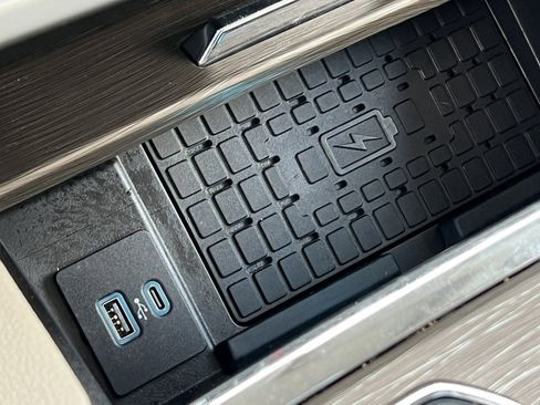 Certified 2022 Ford Expedition Limited image 30