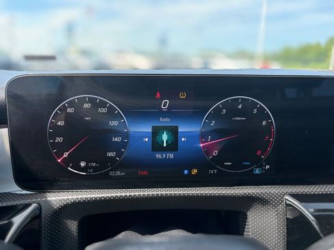 Used 2025 Mercedes-Benz CLA 250 4MATIC image 28