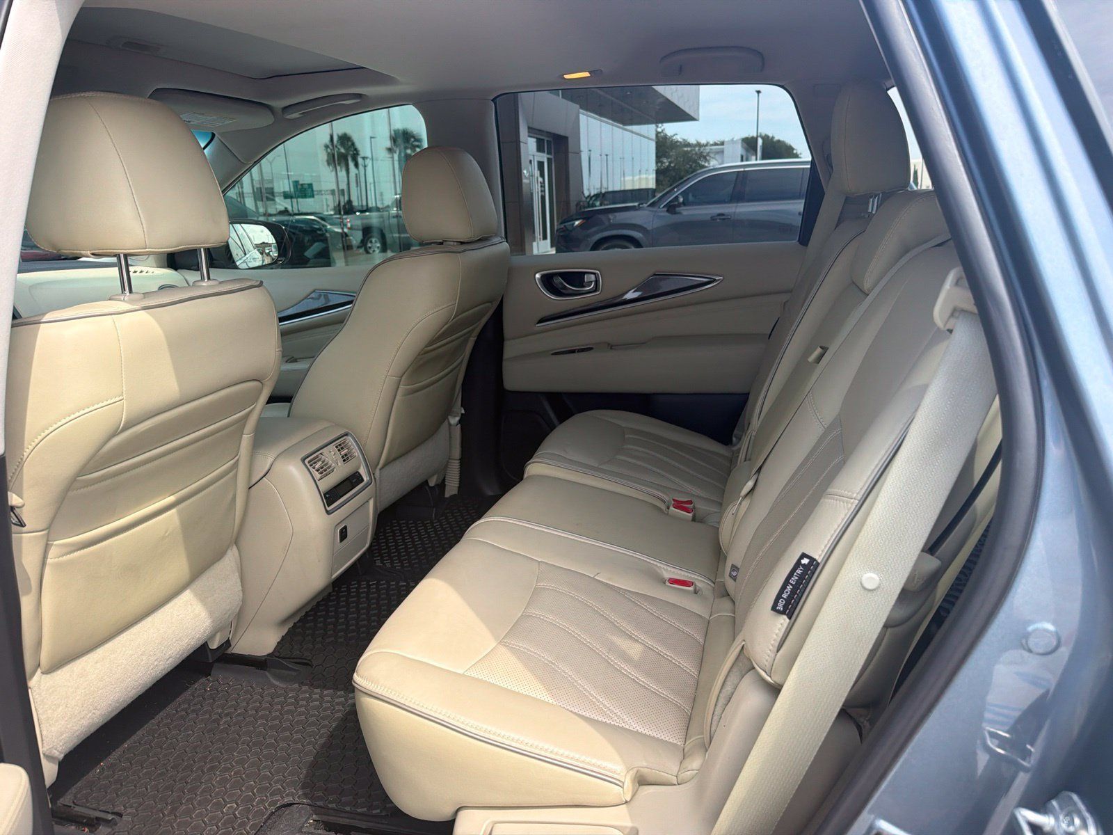 Used 2018 INFINITI QX60 FWD w/ Premium Plus Package image 9