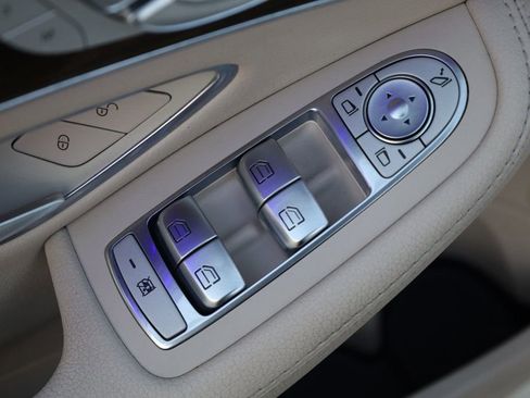 Used 2020 Mercedes-Benz C 300 C 300 Sedan image 32