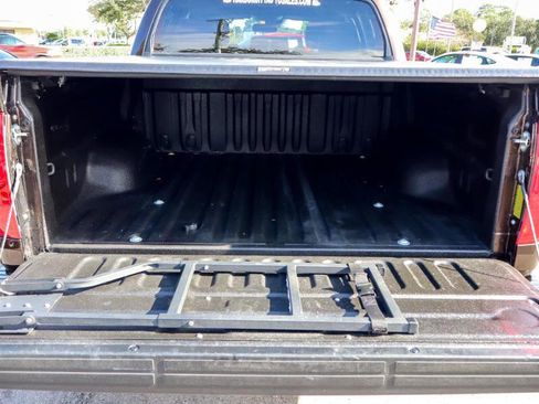 Used 2018 Toyota Tundra Platinum image 5