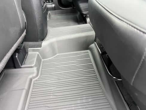 Used 2023 Ford Explorer XLT w/ Equipment Group 202A image 20