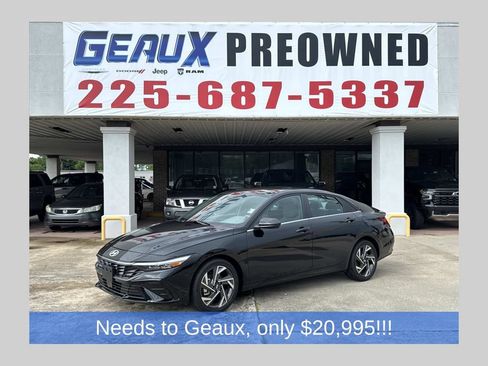 Used 2025 Hyundai Elantra SEL FWD image 1