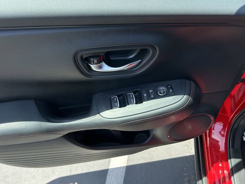 Certified 2025 Honda HR-V Sport image 15