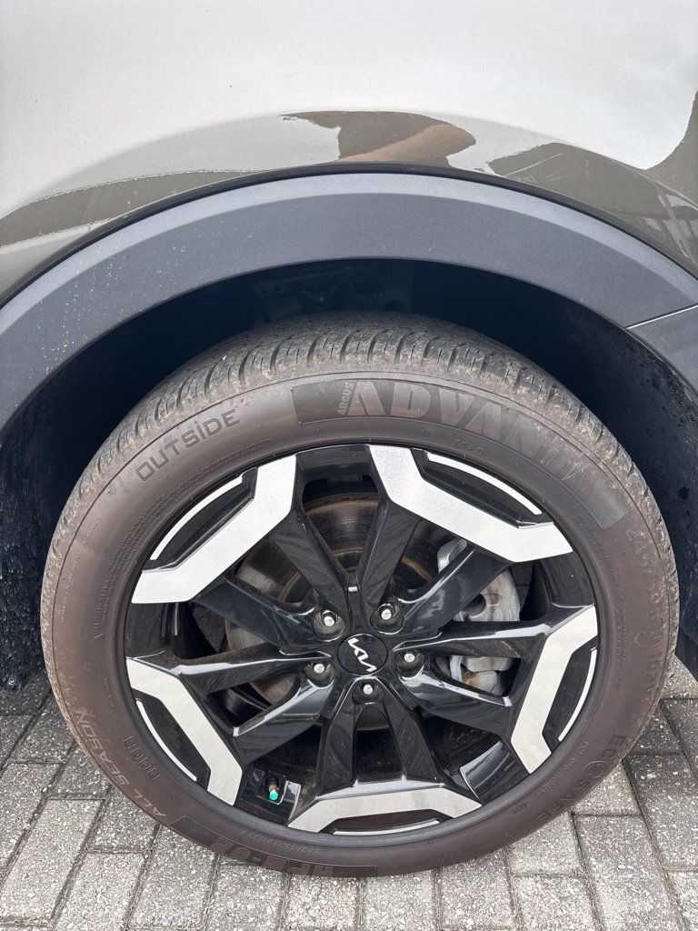Used 2024 Kia Telluride EX FWD image 4