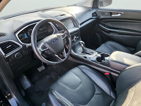 Used 2018 Ford Edge Titanium w/ Equipment Group 301A image 10
