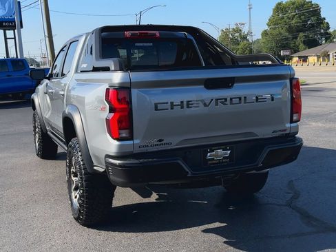 Used 2024 Chevrolet Colorado ZR2 w/ Safety Package AWD/4WD image 7