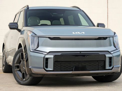 Used 2024 Kia EV9 GT-Line AWD/4WD image 4