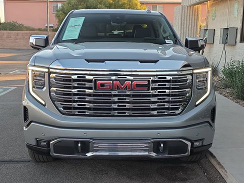 Used 2025 GMC Sierra 1500 Denali image 2