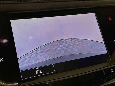 Used 2025 Cadillac XT6 Premium Luxury image 17
