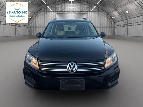 Used 2017 Volkswagen Tiguan S image 2