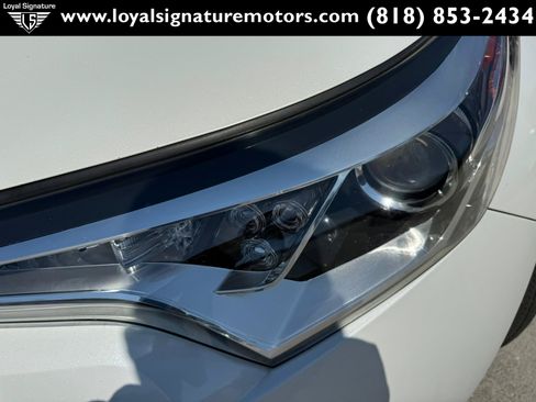 Used 2018 Toyota C-HR XLE FWD image 31
