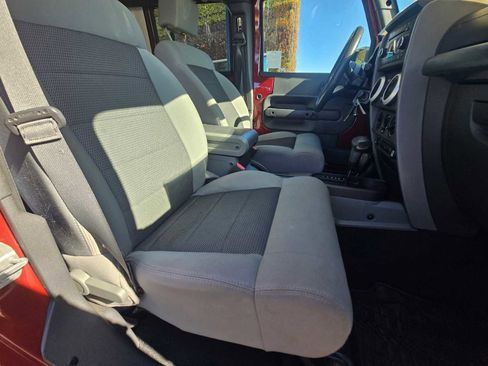 Used 2010 Jeep Wrangler Unlimited Sahara w/ Trailer Tow Group image 12