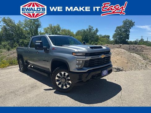 Used 2024 Chevrolet Silverado 2500 Custom w/ Custom Convenience Package AWD/4WD image 1