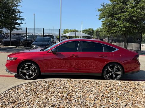 Used 2023 Honda Accord Sport image 2