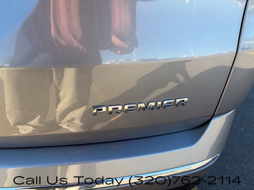 Used 2023 Chevrolet Traverse Premier AWD/4WD image 13