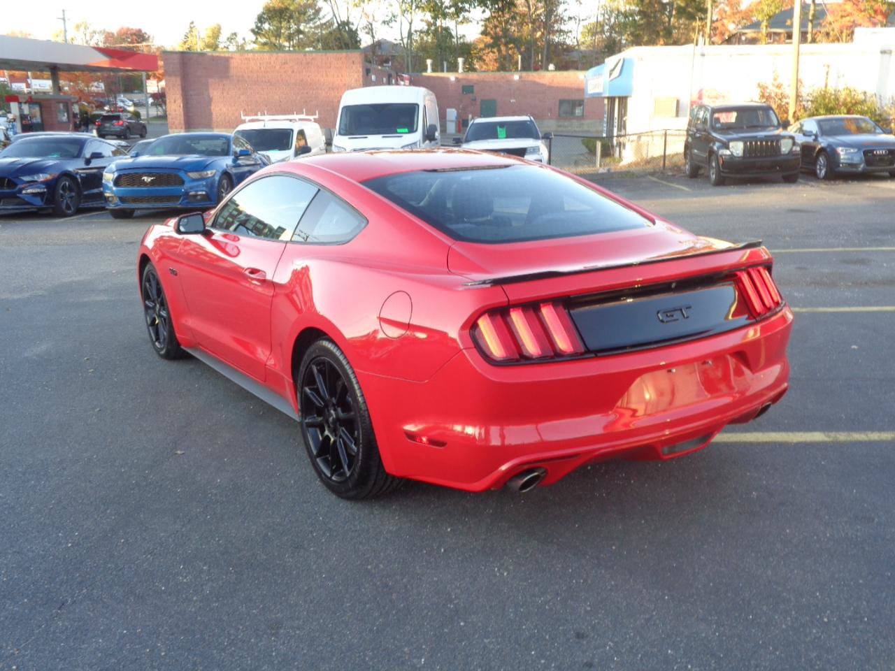 Used 2016 Ford Mustang GT w/ Black Accent Package RWD image 3
