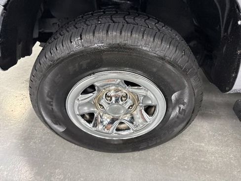 Used 2020 Toyota Tacoma SR AWD/4WD image 27