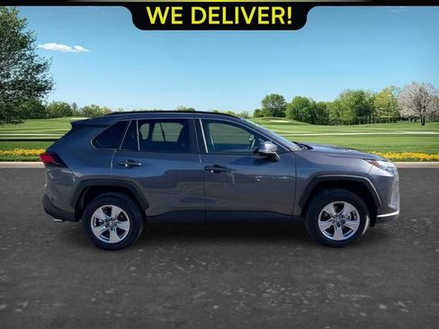 Used 2025 Toyota RAV4 XLE AWD/4WD image 4