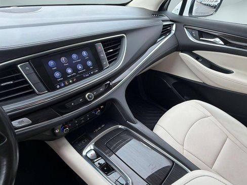 Used 2023 Buick Enclave Essence FWD image 26