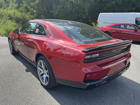 Used 2024 Dodge Charger Daytona Scat Pack w/ Plus Group AWD/4WD image 7