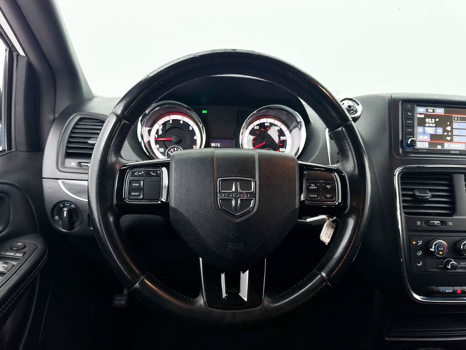 Used 2017 Dodge Grand Caravan SE FWD image 6